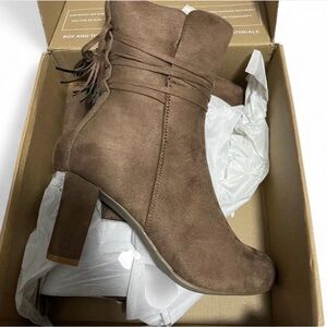 Journee Collection Taupe Heeled Boots ✨